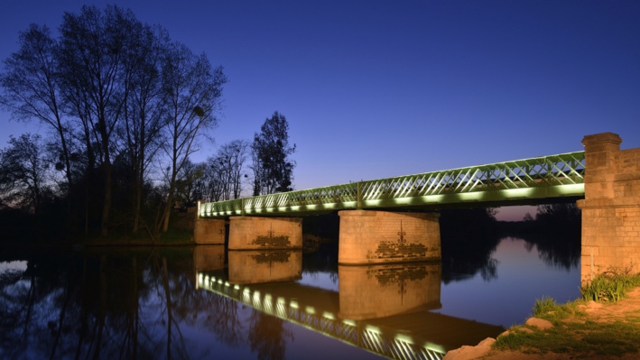 Le pont Eiffel sur le Lay entre La Couture et Pault