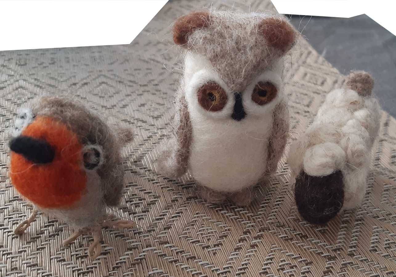 Personnages en laine carde.jpg