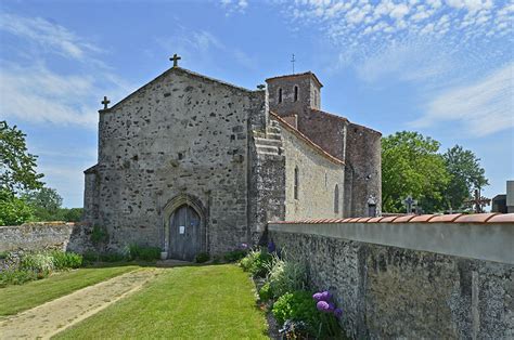 glise (XIIe-XIIIe sicle) Saint-Christophe de Mesnard-la-Barotire (Vende)